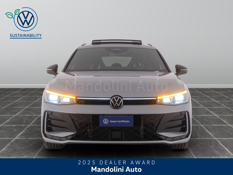 49 - Volkswagen Passat 1.5 etsi act 150cv r-line