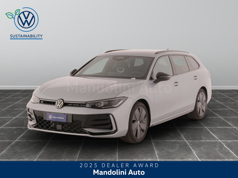 1 - Volkswagen Passat 1.5 etsi act 150cv r-line