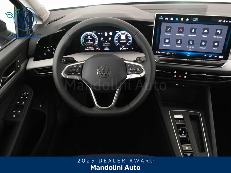 7 - Volkswagen Golf 1.5 tsi ehybrid 204cv edition plus dsg