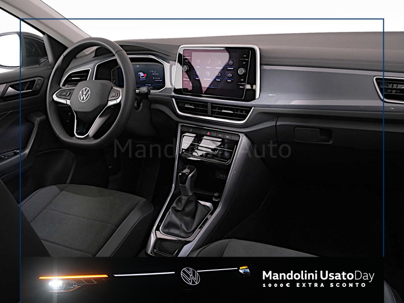 7 - Volkswagen T-Roc 1.5 tsi act style dsg