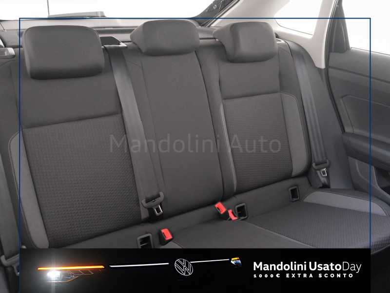 31 - Volkswagen Taigo 1.0 tsi 110cv life