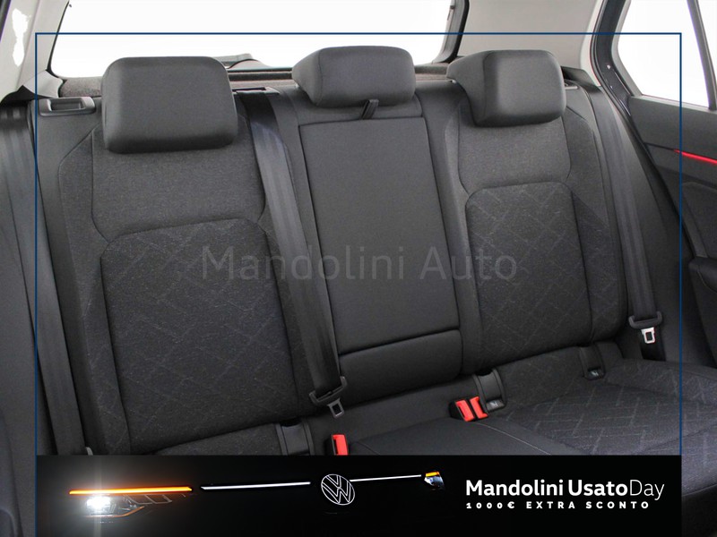 31 - Volkswagen Golf 2.0 tdi scr 115cv life dsg