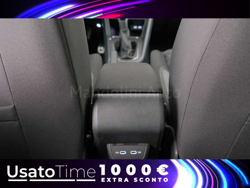 37 - Volkswagen Taigo 1.0 tsi 110cv r-line