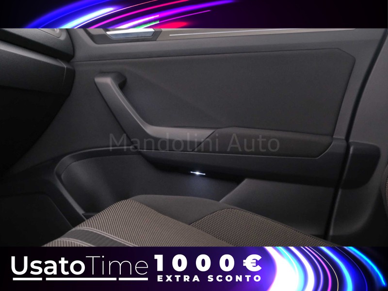31 - Volkswagen T-Roc 1.0 tsi 110cv style