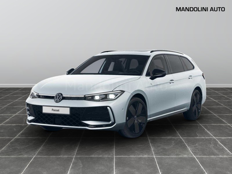 1 - Volkswagen Passat 1.5 etsi act 150cv r-line