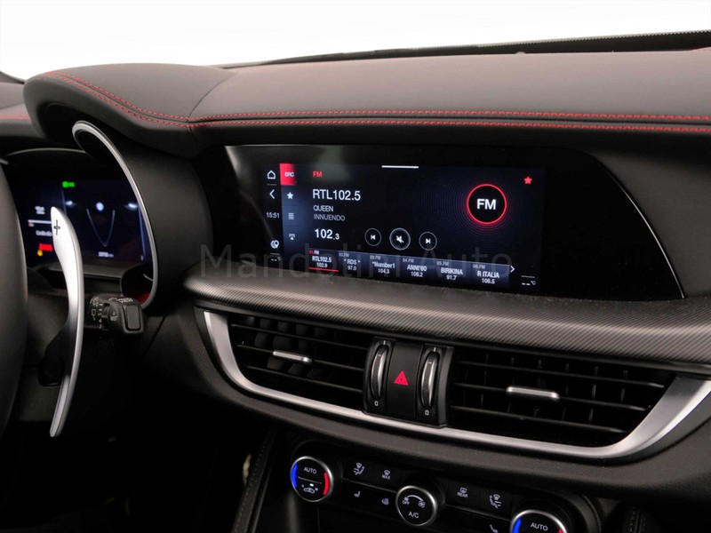 19 - Alfa Romeo Stelvio 2.2 turbo 210cv competizione q4 at8