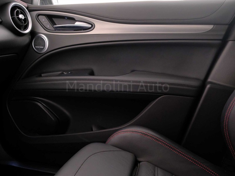 31 - Alfa Romeo Stelvio 2.2 turbo 210cv competizione q4 at8