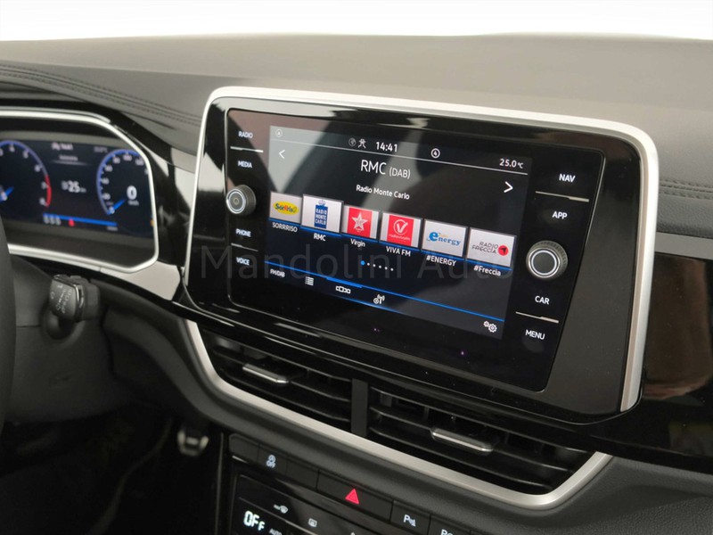 19 - Volkswagen T-Roc 1.0 tsi 110cv r line