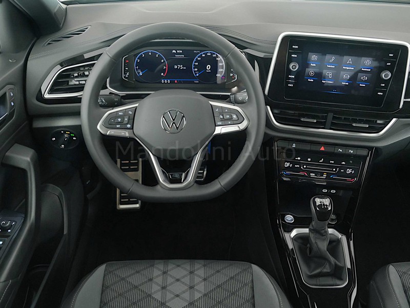 7 - Volkswagen T-Roc 1.0 tsi 110cv r line