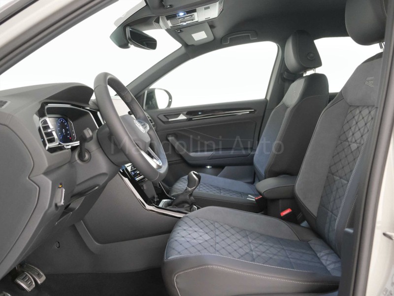 31 - Volkswagen T-Roc 1.0 tsi 110cv r line