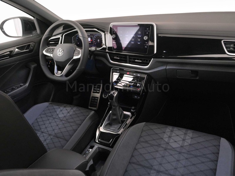7 - Volkswagen T-Roc 1.5 tsi act r line