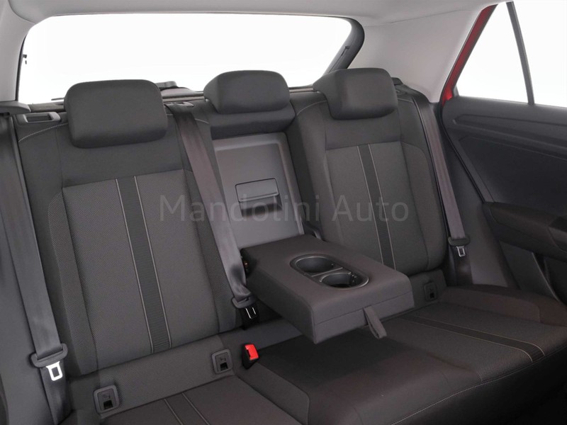 31 - Volkswagen T-Roc 1.5 tsi act sport dsg