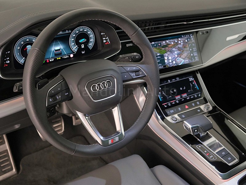 37 - Audi Q8 55 3.0 v6 tfsi e sport quattro tiptronic