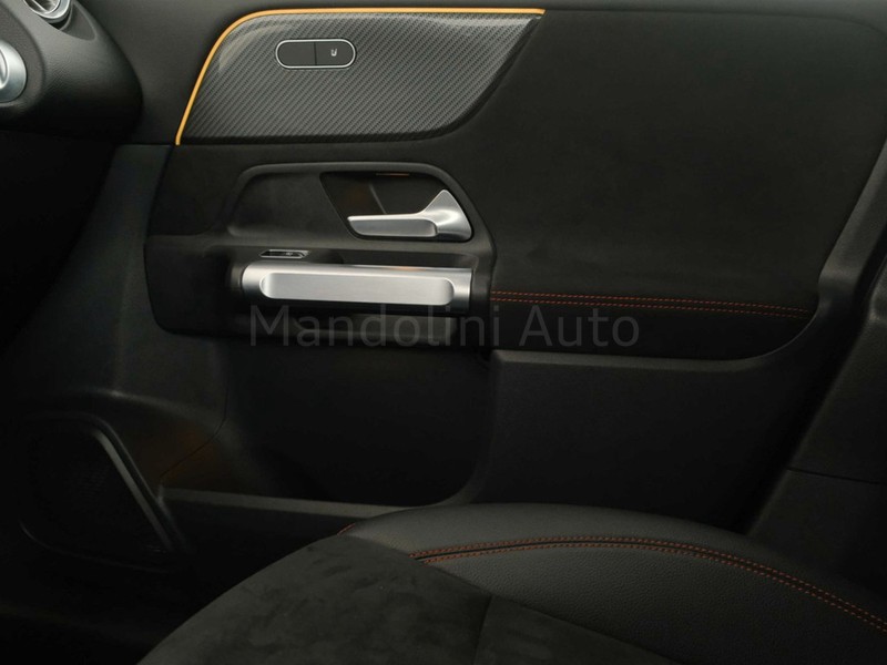 31 - Mercedes GLB 200 d premium 4matic 8g-dct
