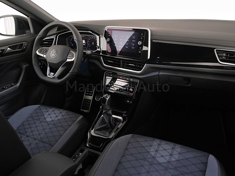 7 - Volkswagen T-Roc 1.5 tsi act r line