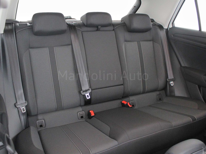 31 - Volkswagen T-Roc 1.0 tsi 115cv life