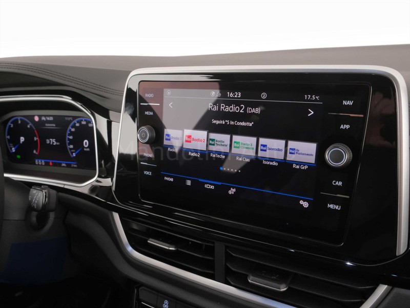 19 - Volkswagen T-Roc 2.0 tdi scr 150cv r line dsg