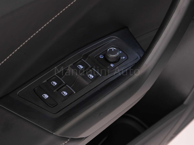 31 - Volkswagen T-Roc 2.0 tdi scr 150cv r line dsg