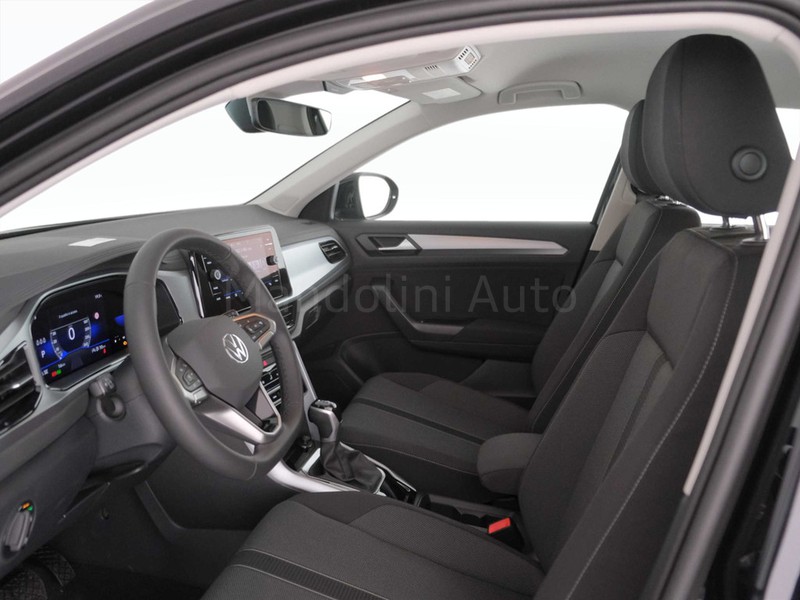 31 - Volkswagen T-Roc 1.5 tsi act life dsg
