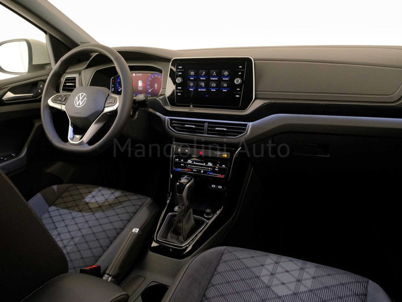 7 - Volkswagen T-Cross 1.0 tsi 115cv r-line plus dsg