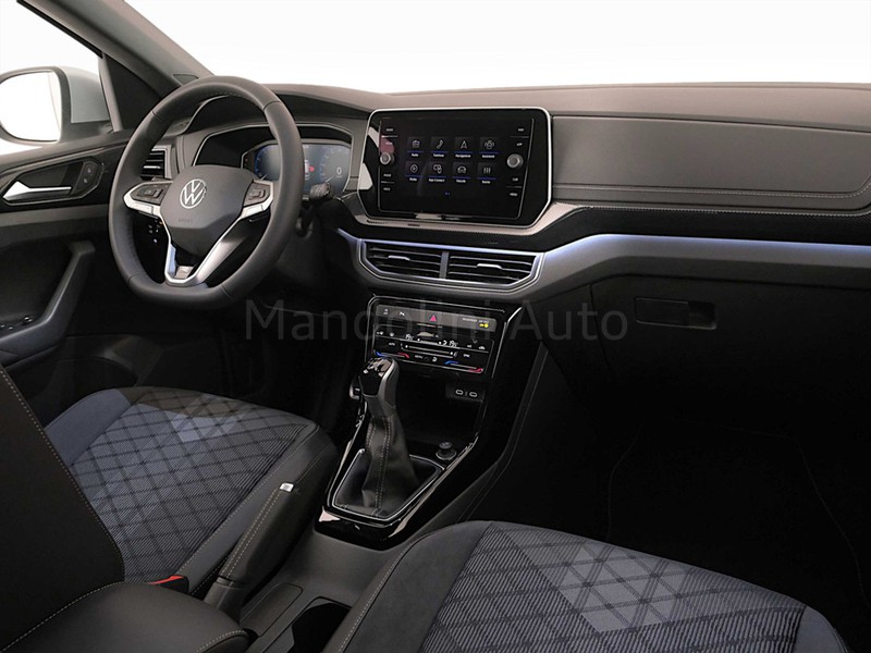 7 - Volkswagen T-Cross 1.0 tsi 115cv r-line