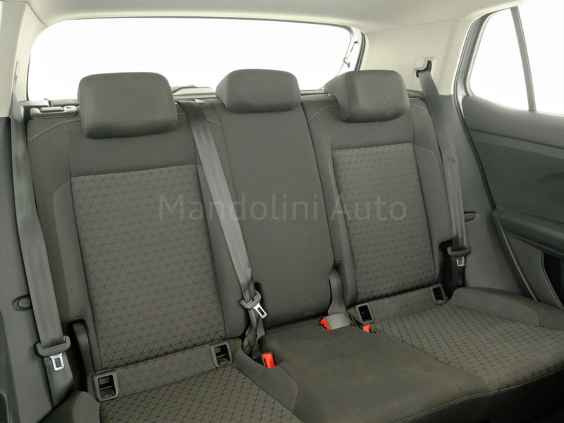 31 - Volkswagen T-Cross 1.0 tsi 110cv style