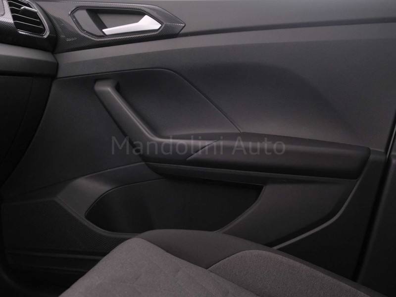 31 - Volkswagen T-Cross 1.0 tsi 95cv life