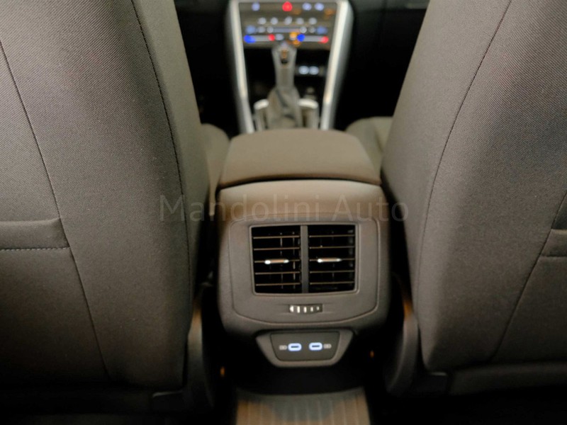 31 - Volkswagen T-Roc 1.5 tsi act life dsg
