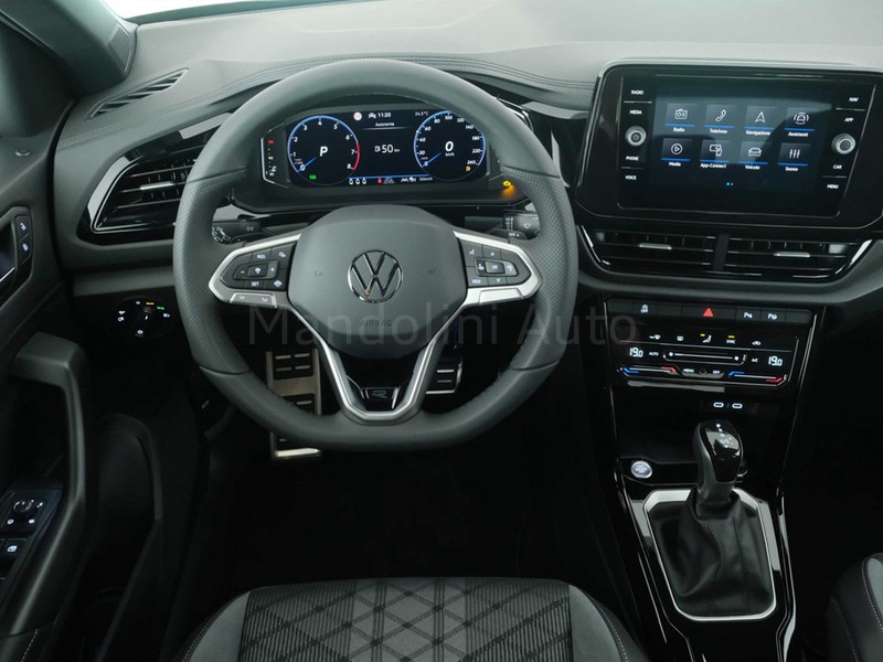 7 - Volkswagen T-Roc 1.5 tsi act r-line plus dsg