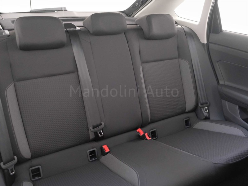 31 - Volkswagen Taigo 1.0 tsi 110cv life