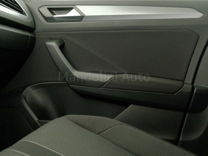 31 - Volkswagen T-Roc 1.0 tsi 115cv edition plus