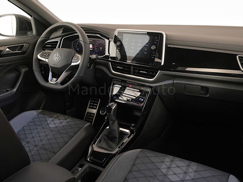 7 - Volkswagen T-Roc 1.0 tsi 115cv r line