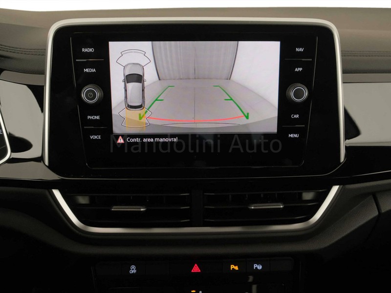 19 - Volkswagen T-Roc 1.0 tsi 115cv r line