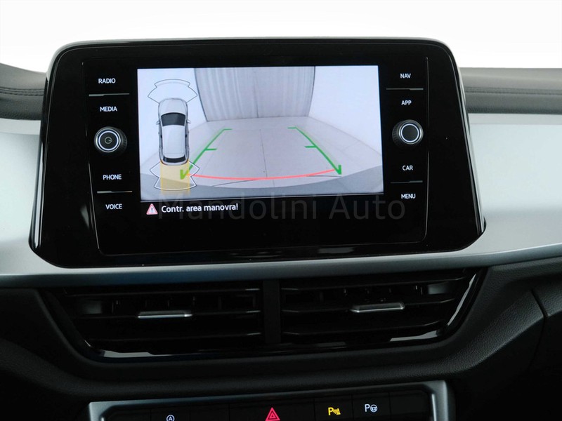 19 - Volkswagen T-Roc 1.0 tsi 115cv sport