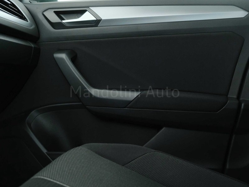 31 - Volkswagen T-Roc 1.0 tsi 115cv sport