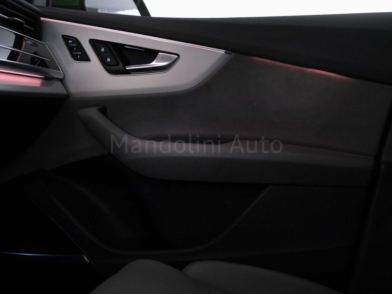 13 - Audi Q8 55 3.0 v6 tfsi e sport quattro tiptronic