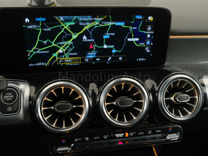 19 - Mercedes GLB 200 d premium 4matic 8g-dct