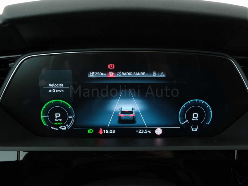 19 - Audi Q8 e-tron 50 business advanced quattro