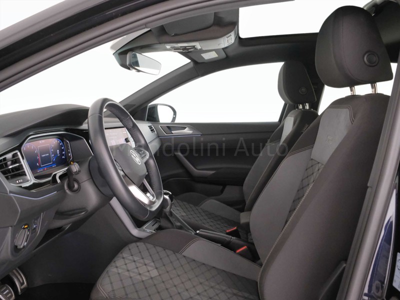 31 - Volkswagen Taigo 1.0 tsi 110cv r-line