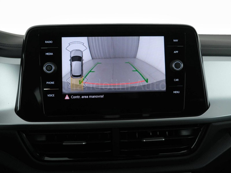 19 - Volkswagen T-Roc 1.0 tsi 115cv sport