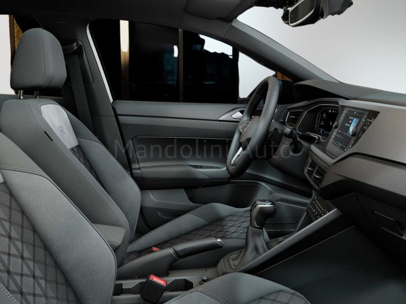 7 - Volkswagen Taigo 1.0 tsi 115cv r-line plus dsg