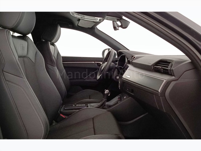 31 - Audi Q3 35 2.0 tdi s line edition s tronic