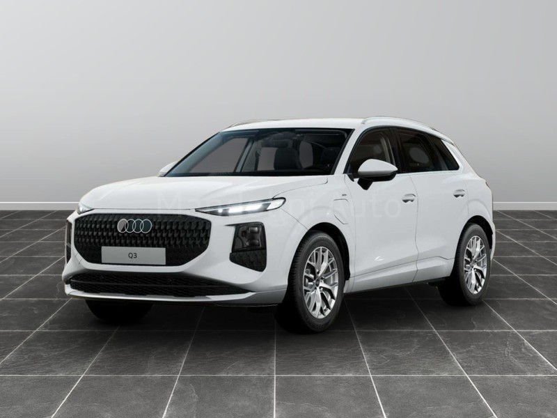 1 - Audi Q3 1.5 e-hybrid 272cv business s tronic