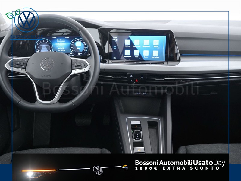 7 - Volkswagen Golf 1.0 etsi evo 110cv life dsg