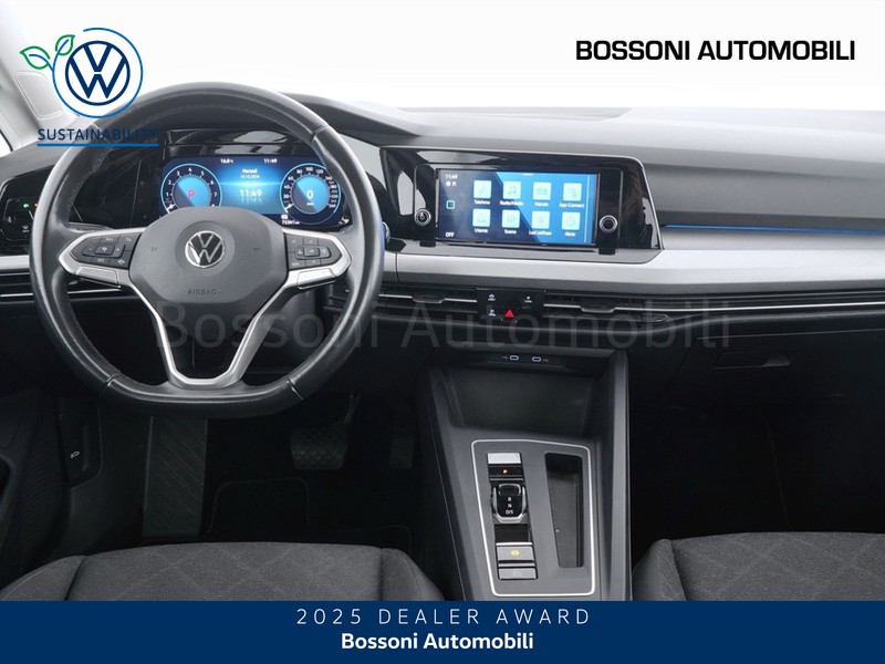 7 - Volkswagen Golf 1.0 etsi evo 110cv life dsg