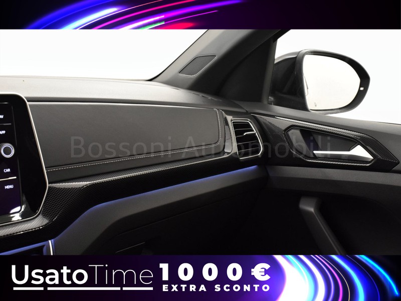 25 - Volkswagen T-Cross 1.0 tsi 115cv r-line