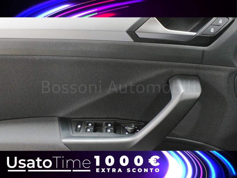 19 - Volkswagen T-Roc 1.0 tsi 110cv life