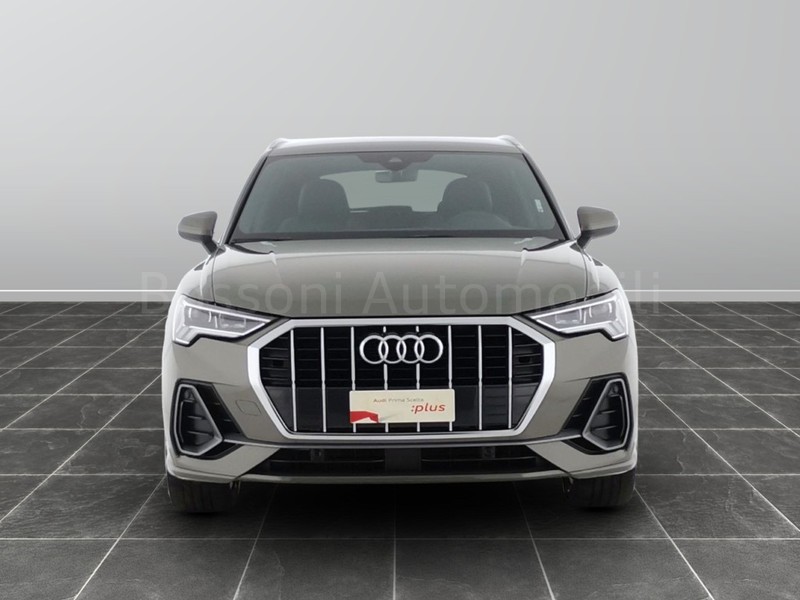 13 - Audi Q3 35 2.0 tdi s line edition s tronic