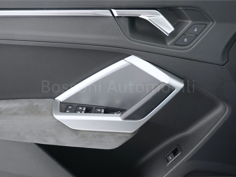 13 - Audi Q3 sportback 35 2.0 tdi business plus s tronic