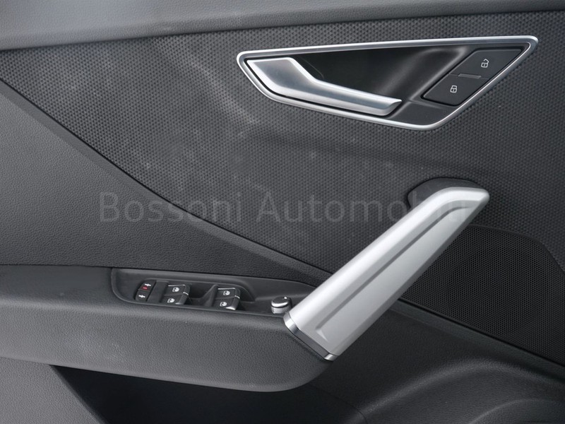 13 - Audi Q2 35 2.0 tdi s line edition s tronic